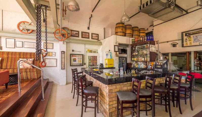 TURBINE HOTEL - GASTRO PUB INTERIOR_001